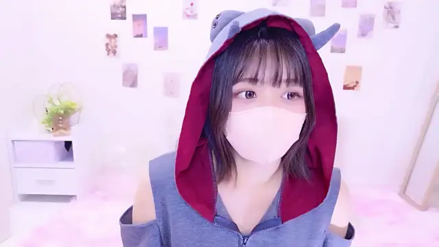 Snapshot of Hinata_Sun chatting on 11-25-25, 04:29 Hinata Sun online show from 11-25-25, 04:29