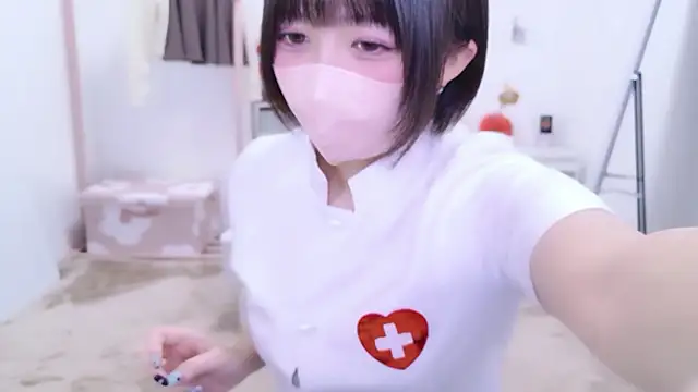 Hinata Sun online show from 02-18-26, 12:45