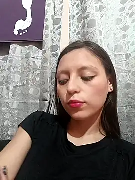 Snapshot of Lahila_ chatting on 10-12-25, 01:10 Lahila online show from 10-12-25, 01:10