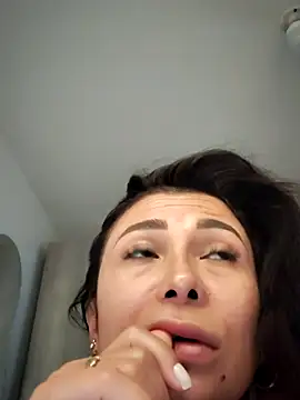 mia mancinii online show from 04-05-26, 04:37