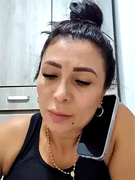 mia mancinii online show from 04-24-26, 05:15