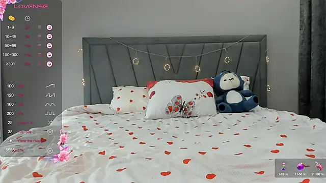 qimiiqo online show from 10-15-25, 06:19