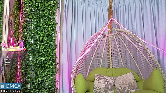 Kiara Zahiri   online show from 10-04-25, 11:08