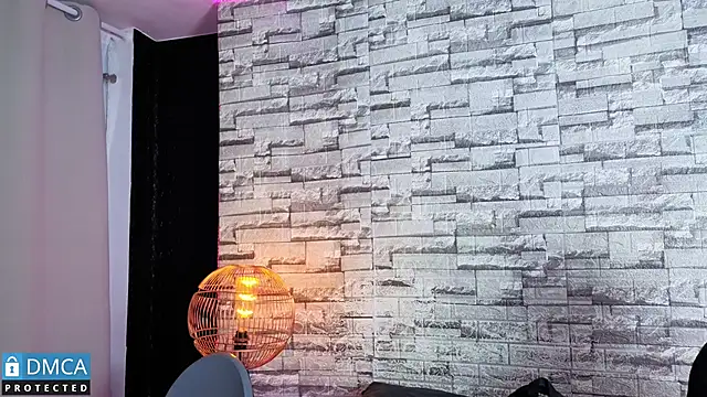 Kiara Zahiri   online show from 12-05-25, 10:57