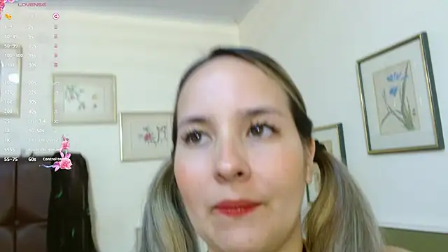 Snapshot of juliana_soto1 chatting on 10-18-25, 11:55 juliana soto1 online show from 10-18-25, 11:55