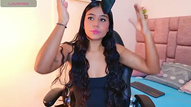 Kitty Rose   online show from 11-19-25, 07:14