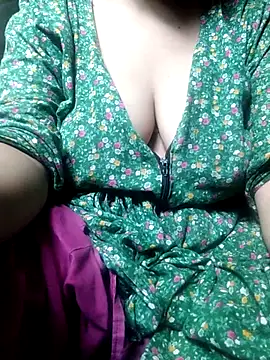 Snapshot of hezabi_queen07 chatting on 09-29-25, 05:01 hezabi queen07 online show from 09-29-25, 05:01