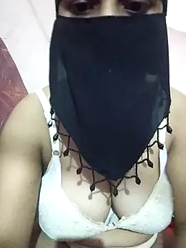 Snapshot of hezabi_queen07 chatting on 10-02-25, 06:37 hezabi queen07 online show from 10-02-25, 06:37