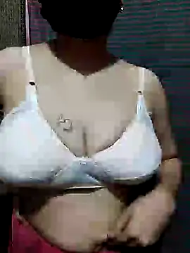 Snapshot of hezabi_queen07 chatting on 10-09-25, 03:43 hezabi queen07 online show from 10-09-25, 03:43