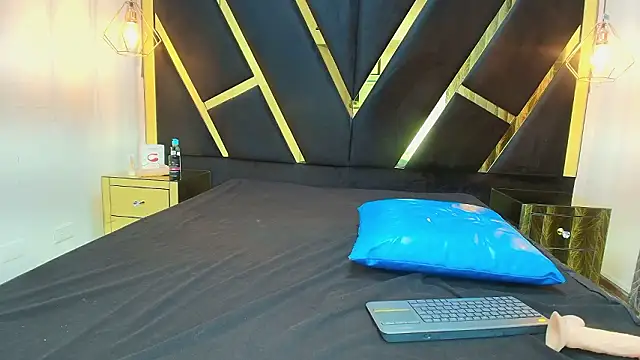 agatha fit online show from 03-18-26, 02:42