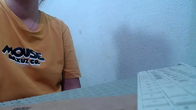 karamirror  online show from 10-22-25, 03:40