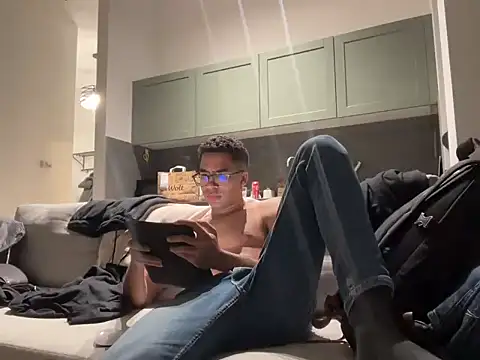 Snapshot of Markitos2323 chatting on 11-23-25, 09:47 Markitos2323 online show from 11-23-25, 09:47