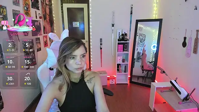 Snapshot of sakuraa_of chatting on 09-25-25, 12:31 sakuraa of online show from 09-25-25, 12:31