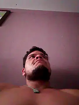 Snapshot of Maniakone chatting on 10-19-25, 02:18 Maniakone online show from 10-19-25, 02:18
