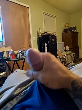 Snapshot of Wolfyking95 chatting on 09-16-25, 02:01 Wolfyking95 online show from 09-16-25, 02:01