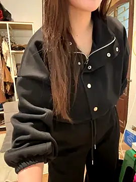 Snapshot of susu_baby chatting on 11-27-25, 06:15 susu baby online show from 11-27-25, 06:15