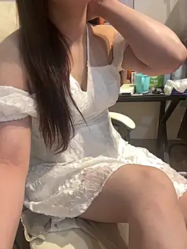 Snapshot of susu_baby chatting on 12-17-25, 12:44 susu baby online show from 12-17-25, 12:44