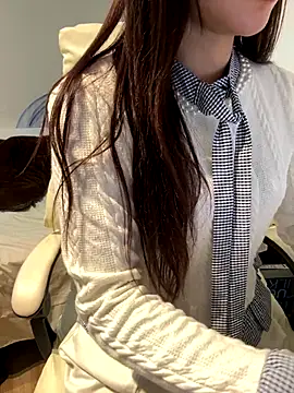 Snapshot of susu_baby chatting on 12-22-25, 06:05 susu baby online show from 12-22-25, 06:05