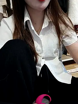 Snapshot of susu_baby chatting on 02-24-26, 06:44 susu baby online show from 02-24-26, 06:44