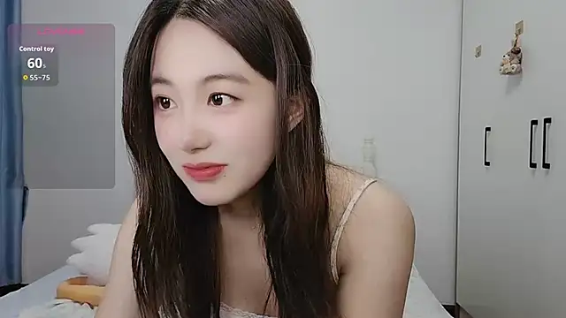 Snapshot of Luna_868 chatting on 09-16-25, 07:04 Luna 868 online show from 09-16-25, 07:04