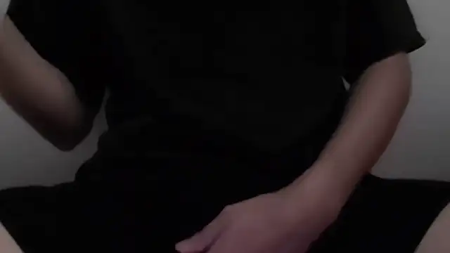 Snapshot of lim111 chatting on 11-03-25, 08:15 lim111 online show from 11-03-25, 08:15