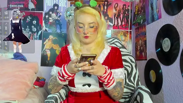 Avril Maria online show from 12-19-25, 10:50