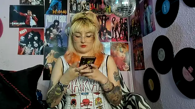 Avril Maria online show from 03-16-26, 08:35