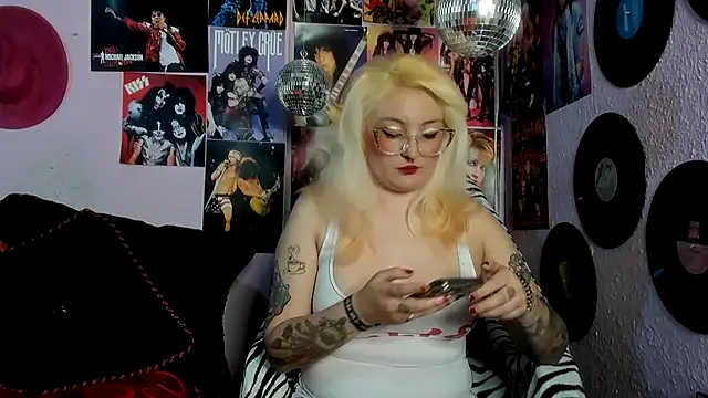 Avril Maria online show from 05-19-26, 06:25