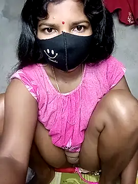 Snapshot of Renuka_GG chatting on 12-15-25, 01:10 Renuka GG online show from 12-15-25, 01:10