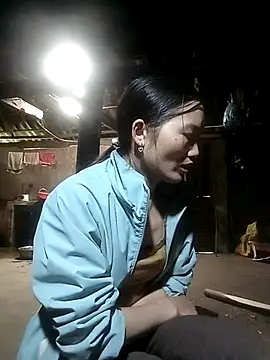 ngan-cute online show from 10-31-25, 04:02