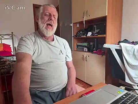 Snapshot of Pigna16PSRN chatting on 02-10-26, 03:05 Pigna16PSRN online show from 02-10-26, 03:05