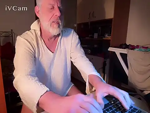 Snapshot of Pigna16PSRN chatting on 02-13-26, 01:34 Pigna16PSRN online show from 02-13-26, 01:34