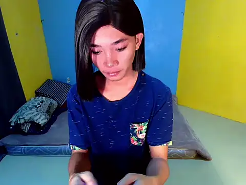 Petite HugeCock online show from 04-20-26, 02:36