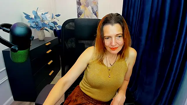 Snapshot of NikaStraitlive chatting on 10-03-25, 11:35 NikaStraitlive online show from 10-03-25, 11:35