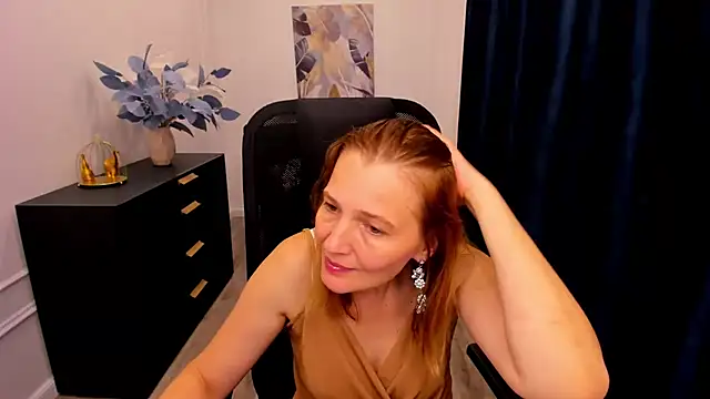 Snapshot of NikaStraitlive chatting on 10-07-25, 08:28 NikaStraitlive online show from 10-07-25, 08:28