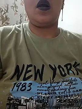 Snapshot of angel_ridhi chatting on 05-26-26, 06:15 angel ridhi online show from 05-26-26, 06:15