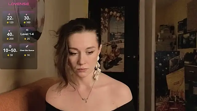 Snapshot of SkyHelen chatting on 04-11-26, 04:00 SkyHelen online show from 04-11-26, 04:00