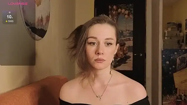 Snapshot of SkyHelen chatting on 04-12-26, 03:39 SkyHelen online show from 04-12-26, 03:39