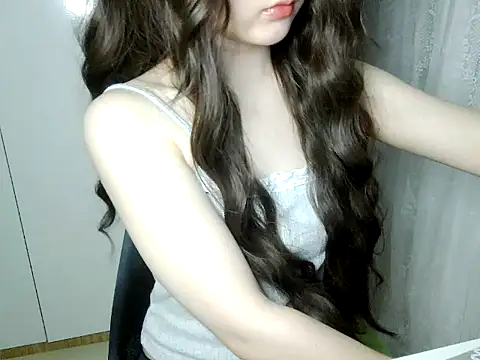 Snapshot of Annabelle-e chatting on 05-25-26, 06:03 Annabelle-e online show from 05-25-26, 06:03