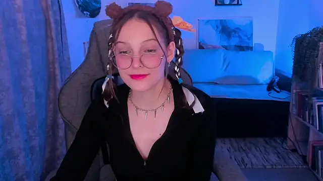 Snapshot of JenniferKiim chatting on 11-25-25, 11:21 JenniferKiim online show from 11-25-25, 11:21