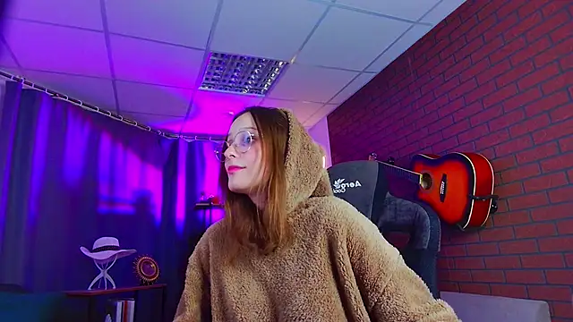 Snapshot of JenniferKiim chatting on 12-03-25, 12:03 JenniferKiim online show from 12-03-25, 12:03