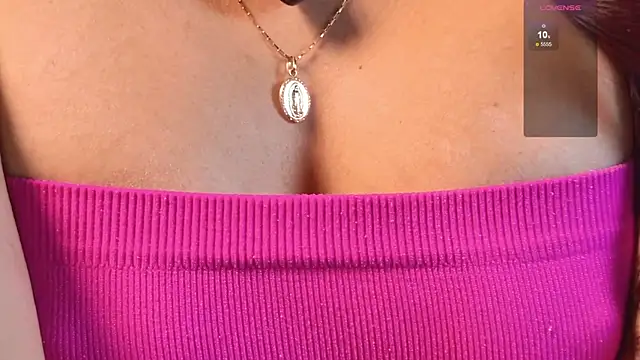 Snapshot of amy_greene chatting on 09-12-25, 11:43 amy greene online show from 09-12-25, 11:43