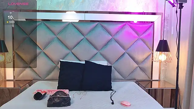 Snapshot of amy_greene chatting on 09-25-25, 11:47 amy greene online show from 09-25-25, 11:47