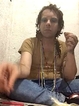 Snapshot of allie-1 chatting on 10-20-25, 01:39 allie-1 online show from 10-20-25, 01:39