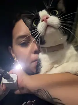 Snapshot of Hayleyourslave chatting on 12-20-25, 12:29 Hayleyourslave online show from 12-20-25, 12:29