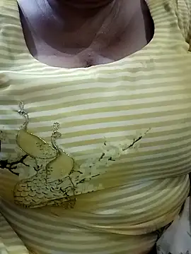 Snapshot of Rakhi_sawant143 chatting on 10-12-25, 04:28 Rakhi sawant143 online show from 10-12-25, 04:28