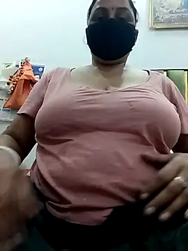 Snapshot of Rakhi_sawant143 chatting on 10-24-25, 10:00 Rakhi sawant143 online show from 10-24-25, 10:00