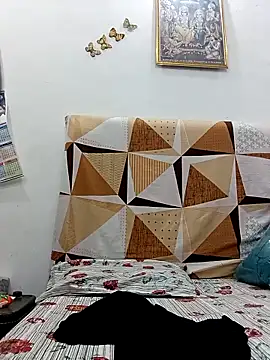 Snapshot of Rakhi_sawant143 chatting on 11-03-25, 02:35 Rakhi sawant143 online show from 11-03-25, 02:35