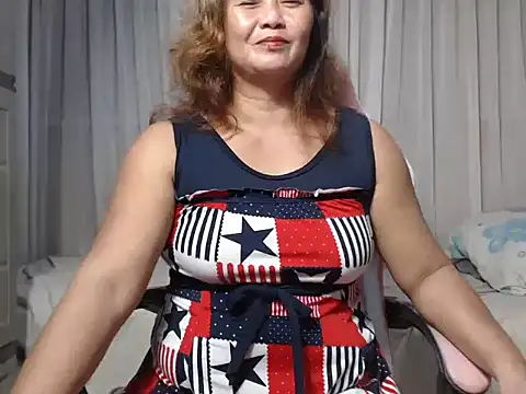 Snapshot of FelisitaG chatting on 10-26-25, 10:21 FelisitaG online show from 10-26-25, 10:21