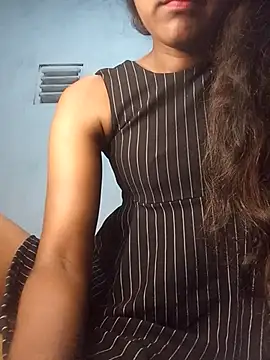 venuki ihalagamage online show from 03-18-26, 04:54